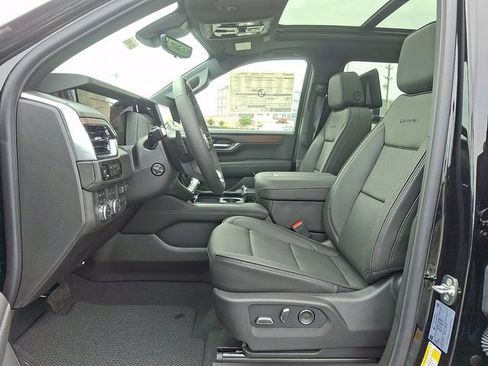 New 2026 GMC Yukon XL Denali w/ Denali Reserve Package AWD/4WD image 10