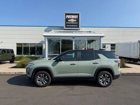 Used 2025 Chevrolet Equinox LT w/ Safety and Technology Package AWD/4WD image 1