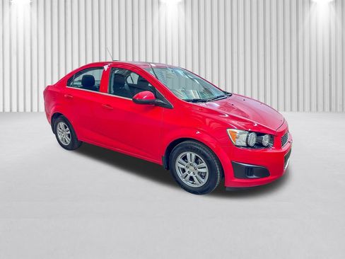 Used 2015 Chevrolet Sonic LT image 2