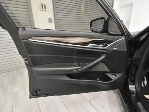 Used 2020 BMW M550i xDrive w/ Premium Package AWD/4WD image 13
