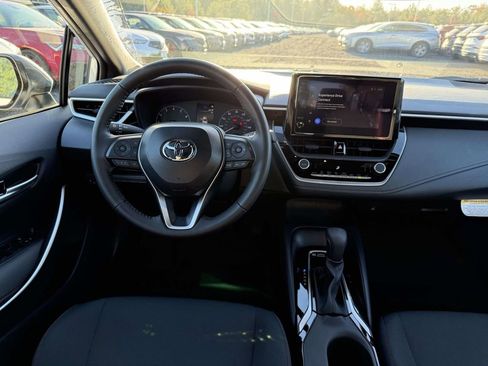 Used 2025 Toyota Corolla SE image 8