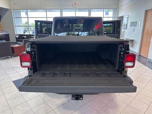 Used 2022 Jeep Gladiator Sport AWD/4WD image 11