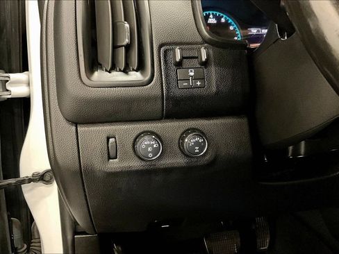 Used 2022 Chevrolet Colorado LT w/ Trail Boss Package AWD/4WD image 16