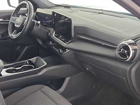 Used 2025 Chevrolet Equinox LT FWD image 35