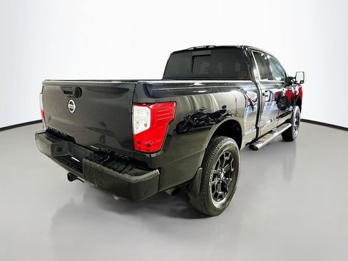 Used 2018 Nissan Titan SV w/ SV Convenience Package image 7