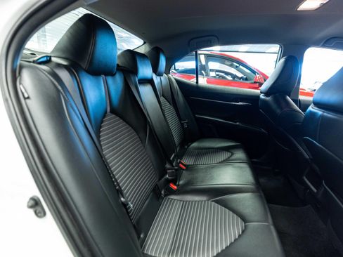 Used 2021 Toyota Camry SE w/ Carpet Mat Package (TMS) FWD image 12