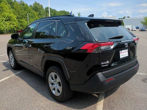 Used 2020 Toyota RAV4 LE AWD/4WD image 6