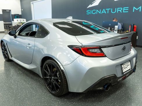 Used 2025 Toyota GR86 Premium image 9