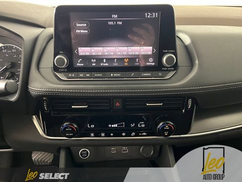 Used 2021 Nissan Rogue SV AWD/4WD image 19