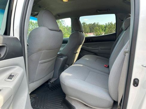 Used 2009 Toyota Tacoma PreRunner w/ TRD Sport Pkg RWD image 8
