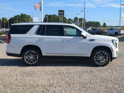 New 2026 GMC Yukon Denali w/ Sun & Power Step Package image 9
