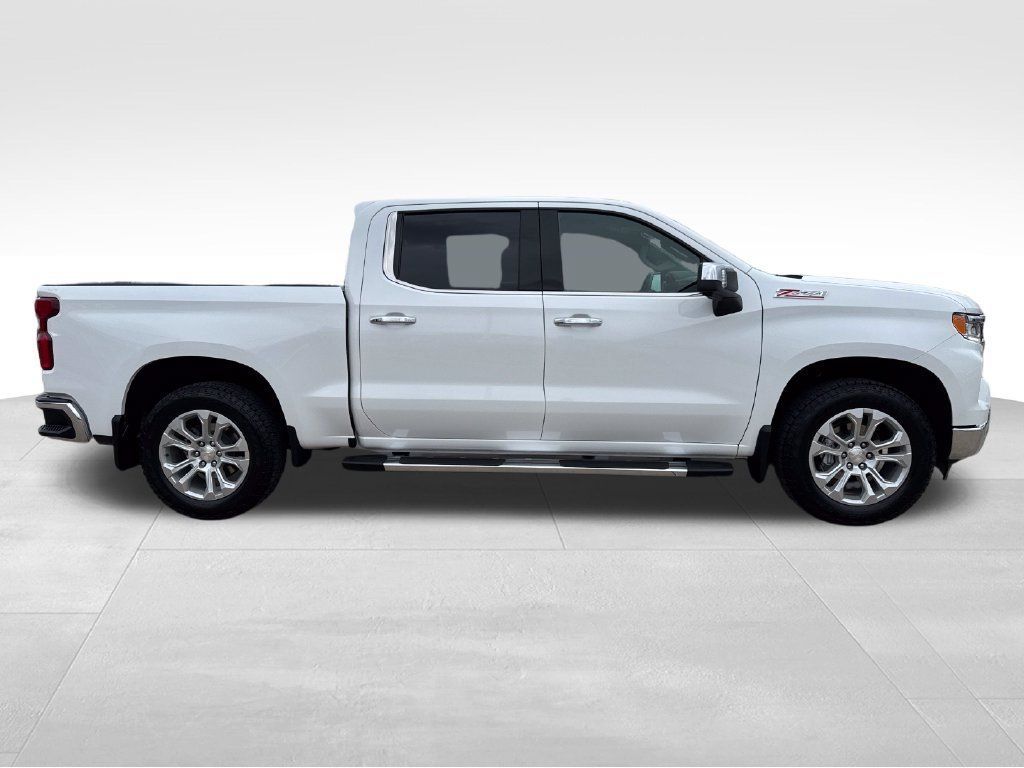 Certified 2023 Chevrolet Silverado 1500 LTZ AWD/4WD image 7