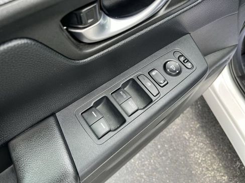 Used 2025 Honda CR-V EX image 17
