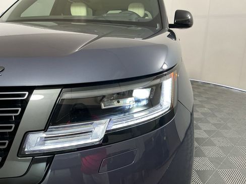 Used 2025 Land Rover Range Rover SE image 8