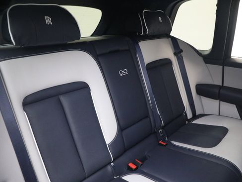 Used 2022 Rolls-Royce Cullinan Black Badge AWD/4WD image 24