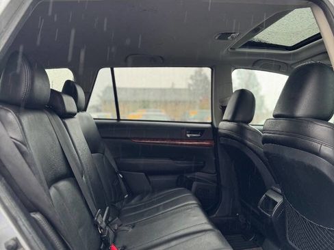 Used 2010 Subaru Outback 3.6R Limited image 8