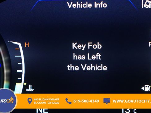 Used 2023 Chrysler Pacifica Limited image 3