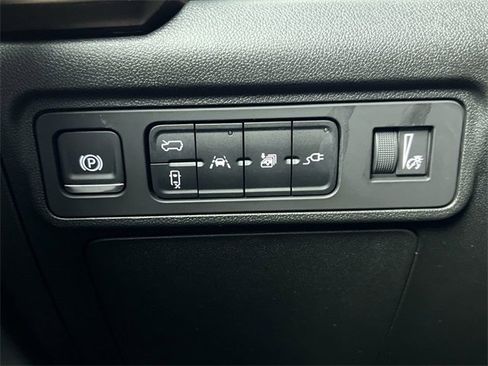 Used 2024 GMC Hummer EV 3X w/ LPO, Illumination Package image 18