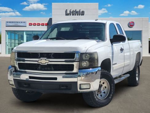 Used 2007 Chevrolet Silverado 2500 LT w/ 1LT Convenience Package AWD/4WD image 1