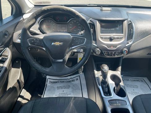 Used 2018 Chevrolet Cruze LT w/ LT Fleet Convenience Package FWD image 19