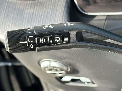 Used 2024 Mercedes-Benz GLC 300 4MATIC image 26