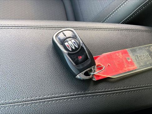 Used 2025 Buick Encore GX Preferred AWD/4WD image 11