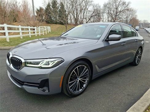 Used 2023 BMW 530i xDrive w/ Premium Package image 3