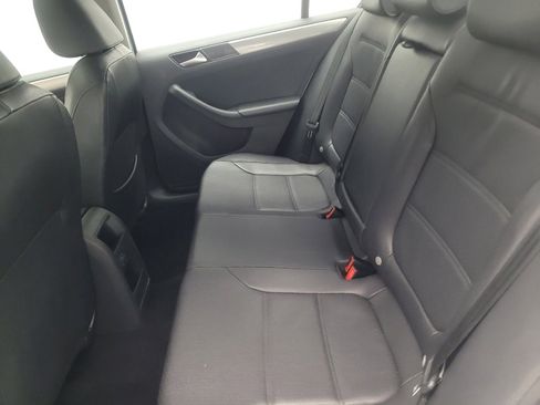 Used 2018 Volkswagen Jetta SE FWD image 18