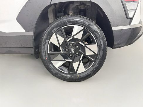 Used 2025 Hyundai Kona SEL AWD/4WD image 30