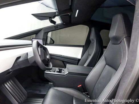 Used 2024 Tesla Cybertruck AWD Crew Cab image 12