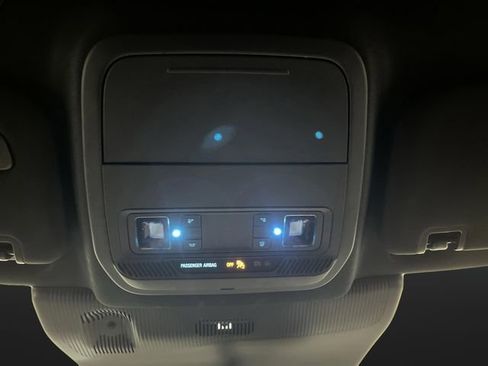 Used 2025 Ford Explorer ST image 27