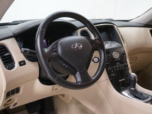 Used 2017 INFINITI QX50 2WD image 9