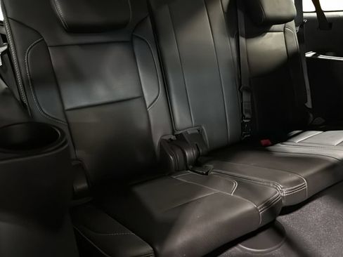 Used 2019 GMC Yukon XL Denali AWD/4WD image 17