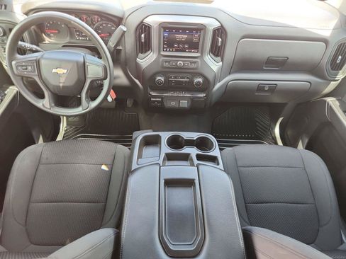 Used 2020 Chevrolet Silverado 1500 Custom w/ Custom Value Package AWD/4WD image 18