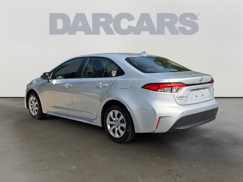 Used 2026 Toyota Corolla LE FWD image 5
