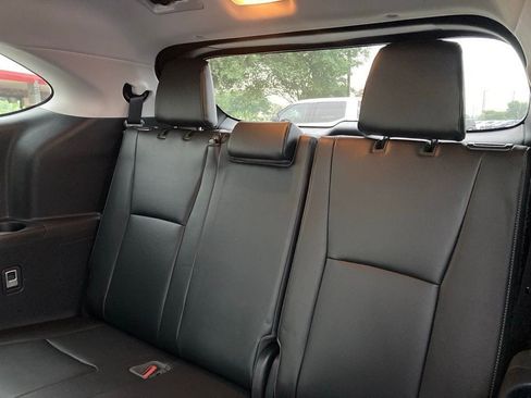 Used 2023 Toyota Highlander Platinum AWD/4WD image 12