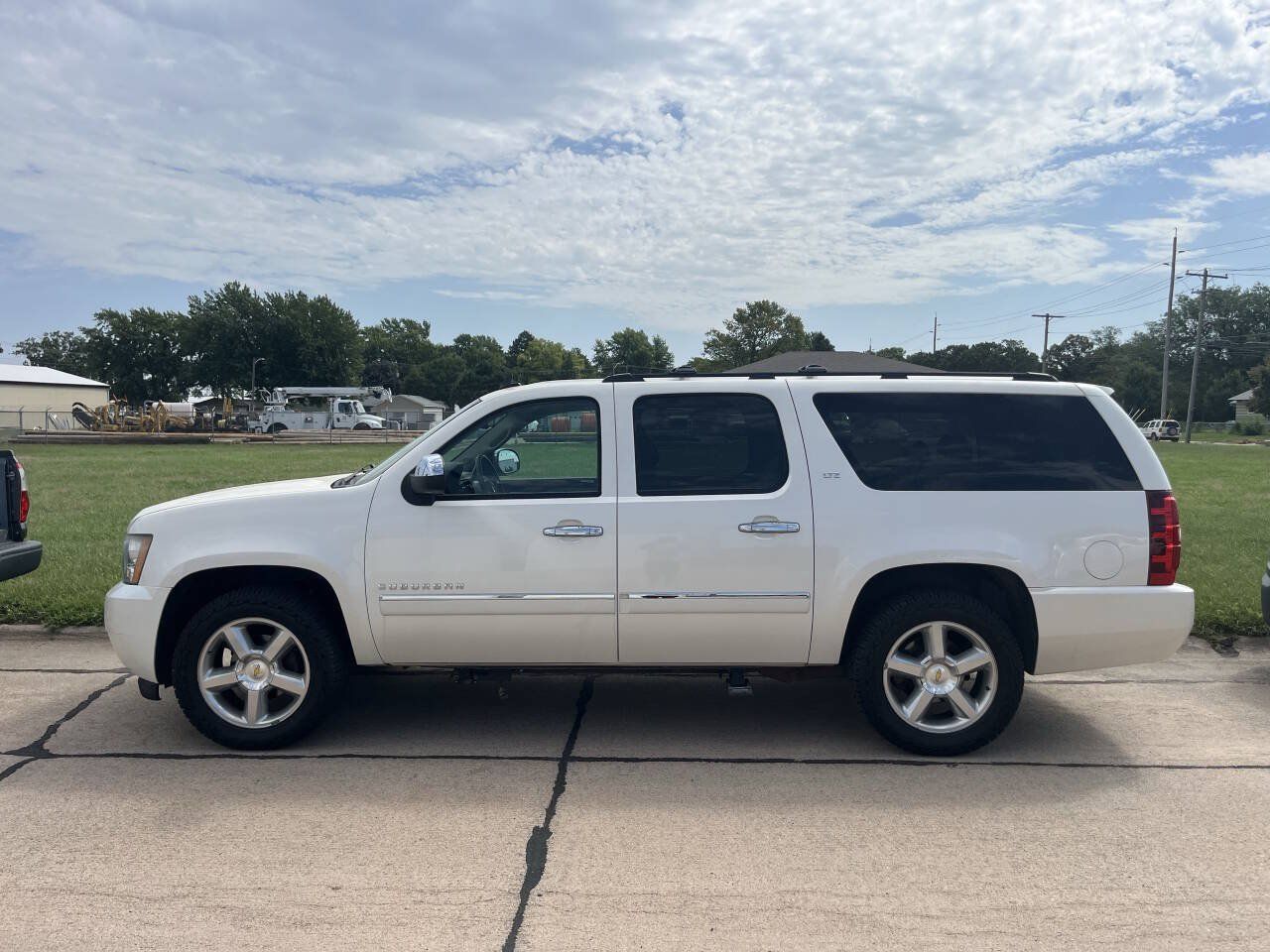 Used 2013 Chevrolet Suburban LTZ AWD/4WD image 2