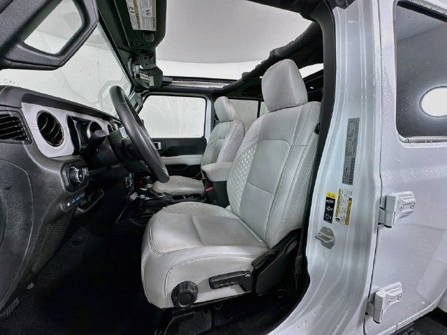Used 2023 Jeep Wrangler Unlimited Sahara AWD/4WD image 4