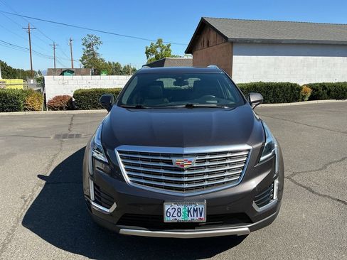 Used 2017 Cadillac XT5 Platinum w/ Driver Assist Package AWD/4WD image 5