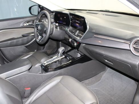 Used 2024 Chevrolet Trax ACTIV w/ Driver Confidence Package image 21