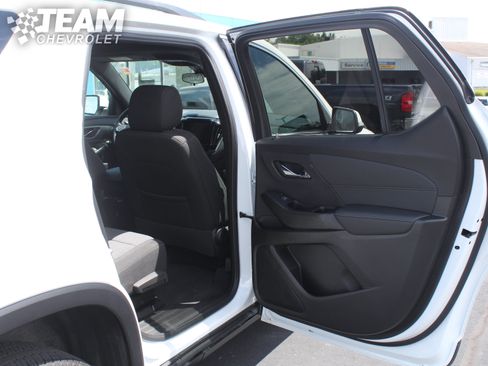 Used 2023 Chevrolet Traverse LT FWD image 24