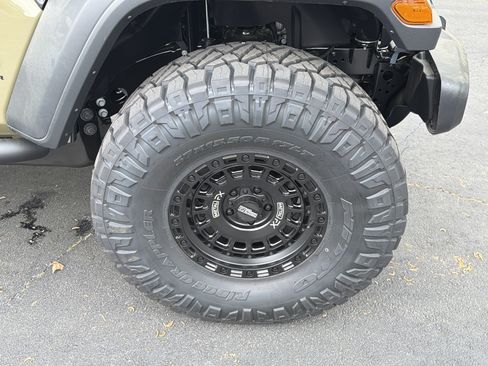 New 2026 Jeep Gladiator Sport AWD/4WD image 28