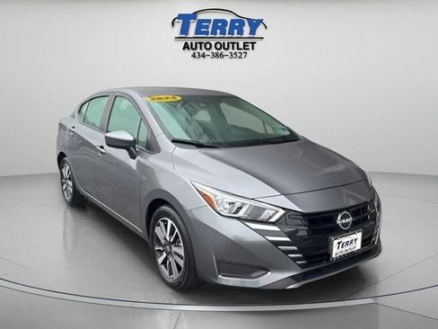 Used 2024 Nissan Versa SV FWD image 3