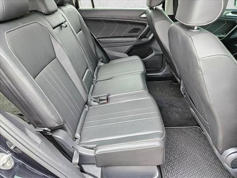 Used 2022 Volkswagen Tiguan SE AWD/4WD image 19