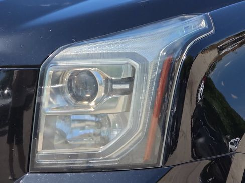 Used 2020 GMC Yukon XL SLT w/ Open Road Package AWD/4WD image 35