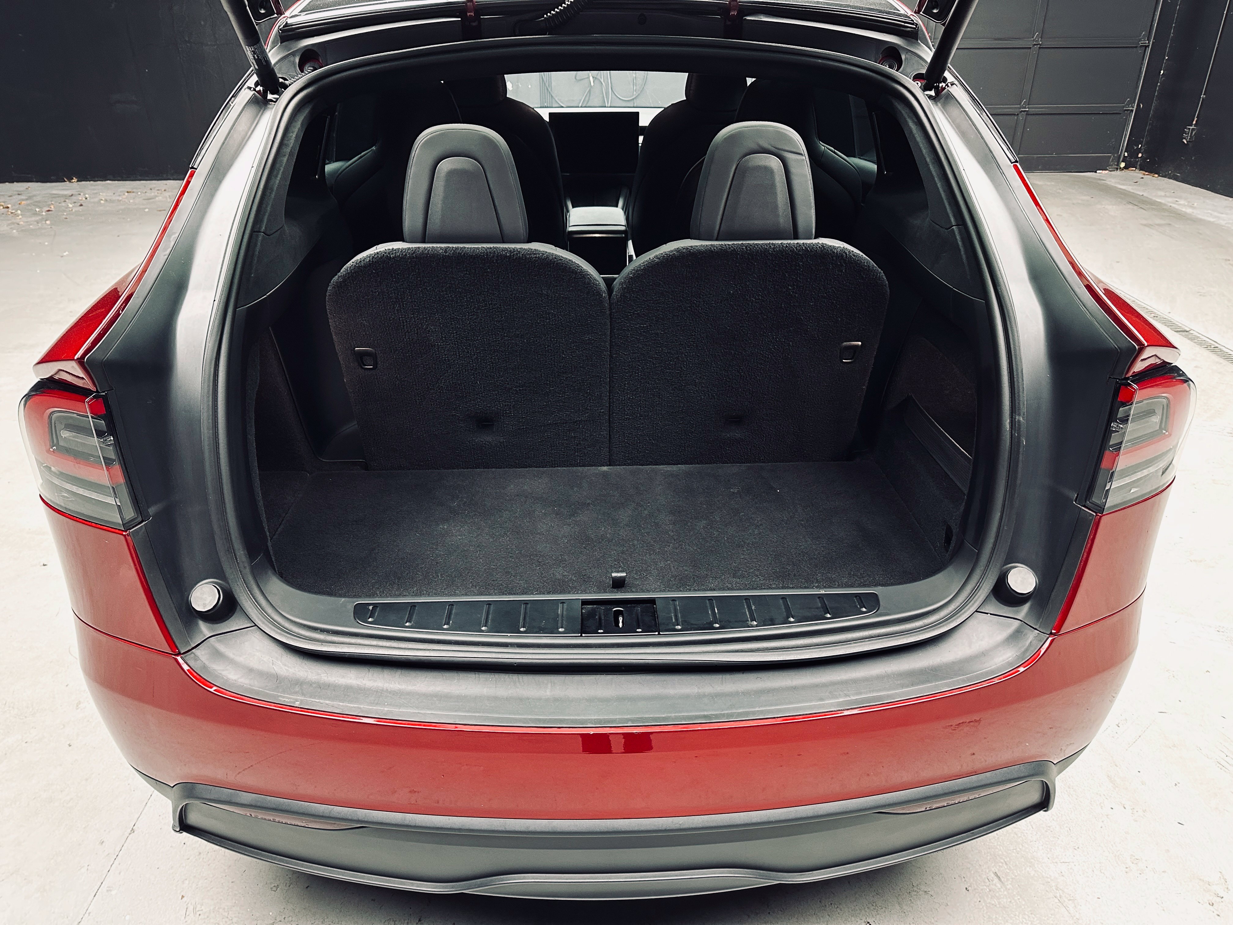 Used 2023 Tesla Model X AWD/4WD image 39