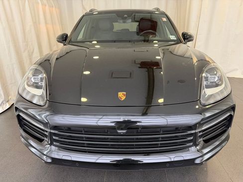 Certified 2023 Porsche Cayenne AWD/4WD image 6