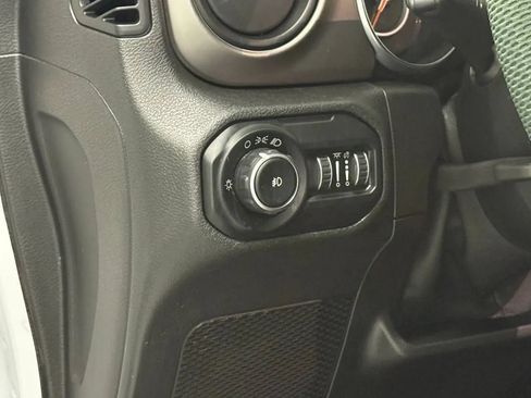 Used 2020 Jeep Wrangler Sport AWD/4WD image 27