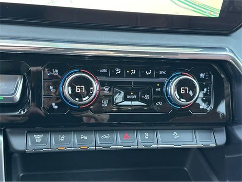 New 2025 GMC Sierra 3500 Denali Ultimate image 24