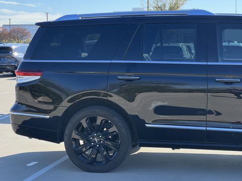 Certified 2023 Lincoln Navigator Reserve image 11